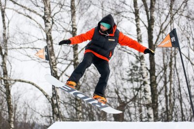 Žiemos festivalyje “Pūga" — ekstremalaus slidinėjimo profesionalų pasirodymas