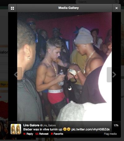 Justinas Bieberis striptizo klube (L.Galore nuotr.)