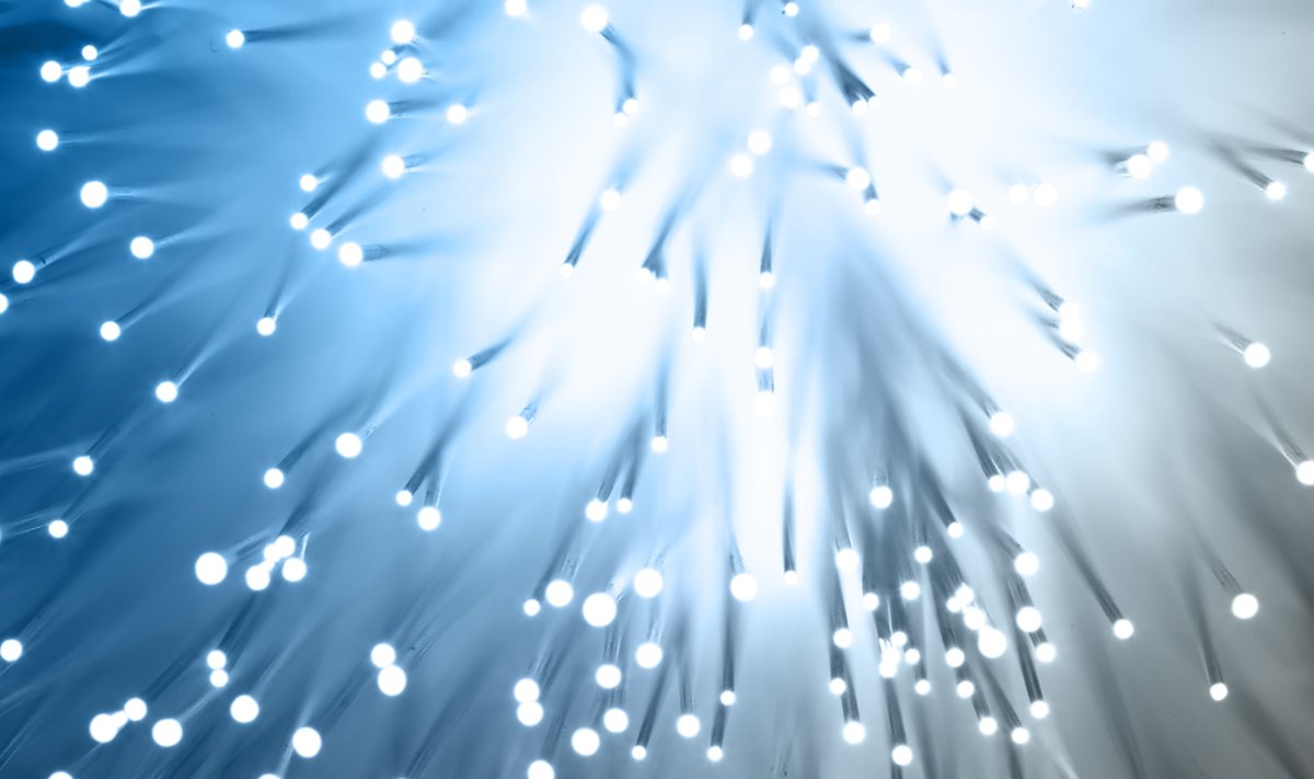 Šiandien greičiausias internetas tiekiamas optiniu kabeliu, dar kitaip vadinamu šviesolaidžiu