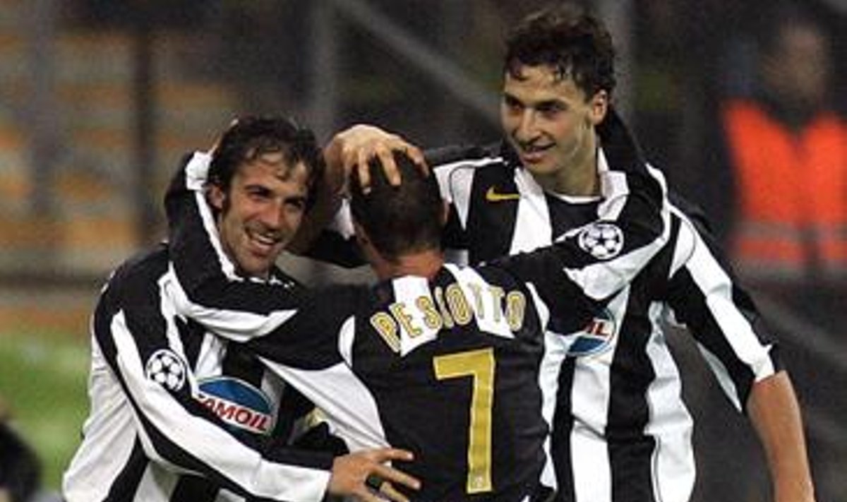 Alessandro del Piero, Mauro Pessotto, Zlatan Ibrahimovič (Turino "Juventus") džiaugiasi pergale