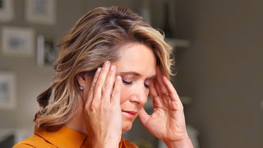 Врачи: головную боль терпеть нельзя, особенно женщинам