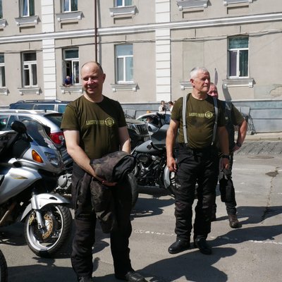 Seimo nariai motociklais išvyko į Ukrainą