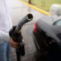 Bloga žinia vairuotojams: brangsta nafta, kiti eilėje - degalai