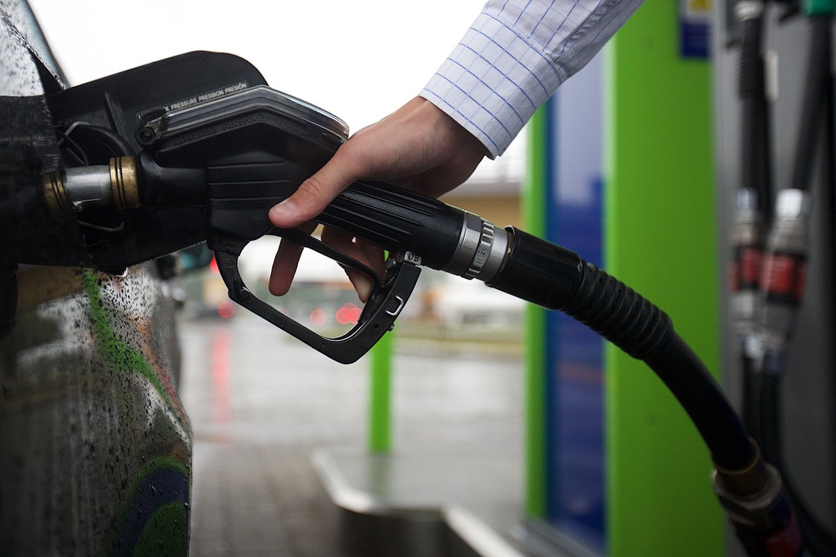 Benzyna wzrosła w ciągu tygodnia o 1 cent, olej napędowy o 2 centy