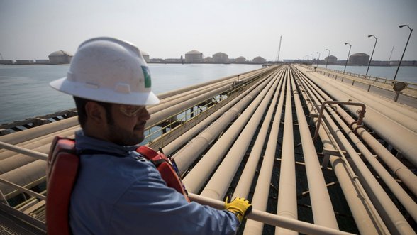 Saudo Arabija netikėtai padidino naftos kainas
