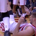 D. Motiejūnas trenkėsi į stovą ir nebežaidė, o „Rockets“ patyrė skaudžiausią nesėkmę sezone