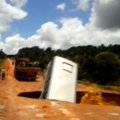 Brazilijoje didžiulis krateris prarijo autobusą