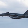 Skraidančios NATO „širšės“ Šiauliuose: pažintis su Kanados naikintuvais F-18