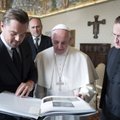 Pamatykite: L. DiCaprio ir popiežiaus Pranciškaus susitikime aktorius prabilo itališkai