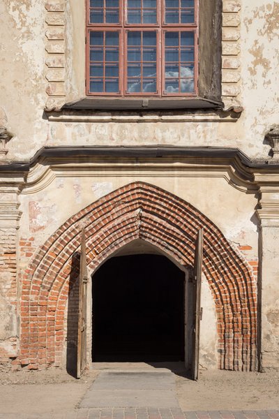 Švč. Mergelės Marijos Dangun Ėmimo bažnyčios portalas