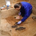 Nauji archeologiniai atradimai Verkių dvaro sodybos teritorijoje: moters kape – raktai, papuošalai, puodas
