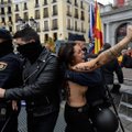 Iki pusės nuogos aktyvistės sutrikdė Franco gerbėjų eitynes Madride