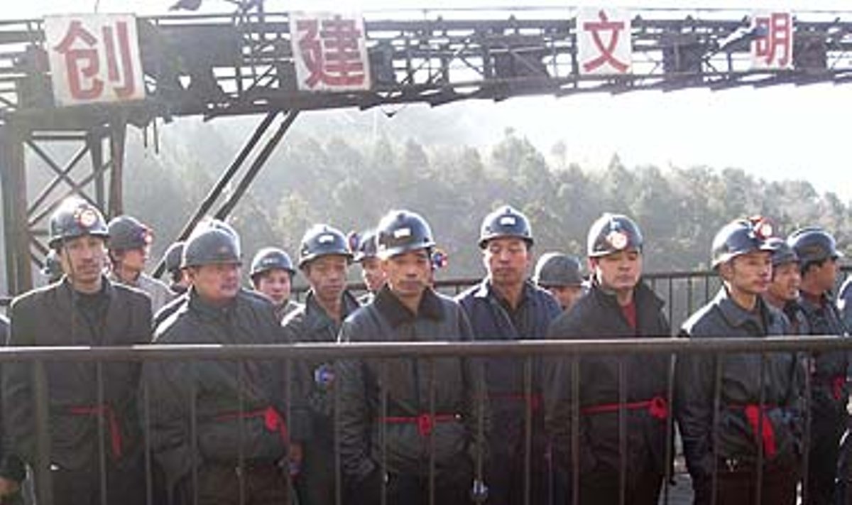 Gelbėtojai Kinijos šachtoje