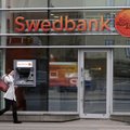 Melagingais gandais patikėję „Swedbank“ klientai Daugpilyje plūstelėjo nusiiminėti pinigus