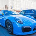 Sostinės gatves papuošė netradicinės spalvos itin galingas „Porsche“