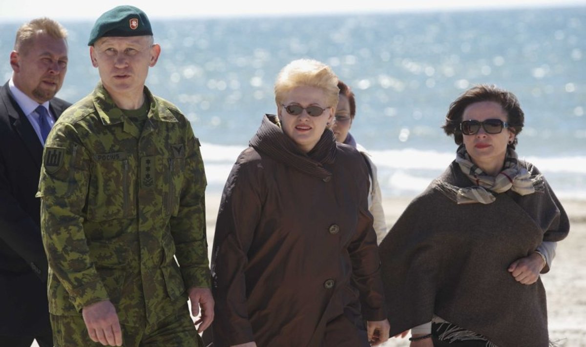 A.Pocius, D.Grybauskaitė ir R.Juknevičienė tarptautinėse karinėse jūrų pratybose BALTOPS 2012
