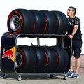 „Pirelli“ nusileido: nuo Kanados GP – patvaresnės padangos
