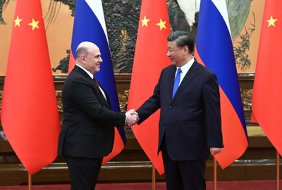 Michailas Mišustinas ir Xi Jinpingas