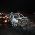Magistralėje Kaunas–Klaipėda sudegė vos nupirktas automobilis