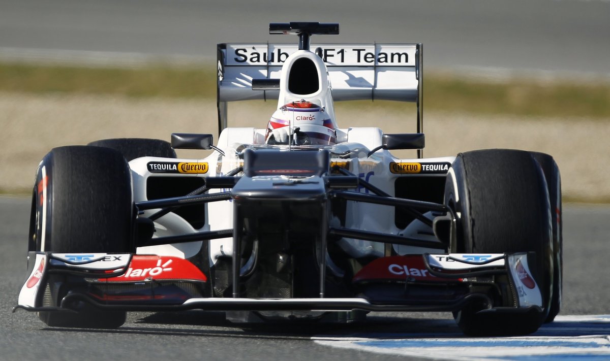 Kamui Kobayashi su "Sauber" automobiliu 