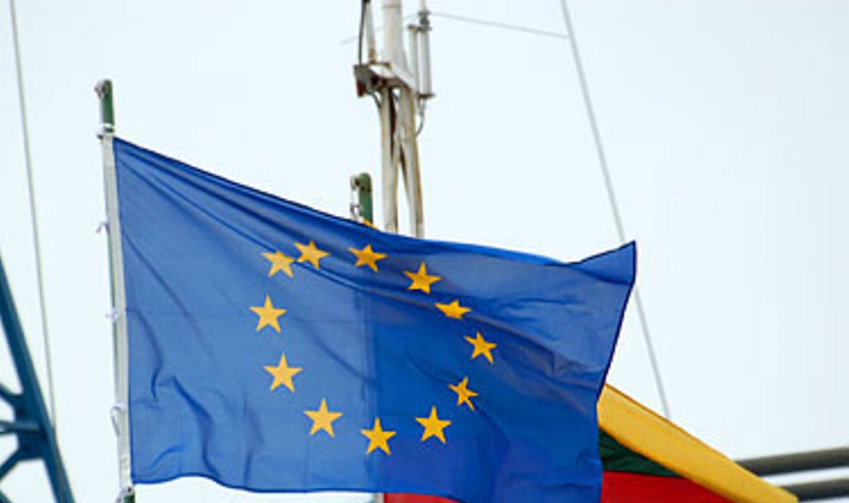 Europos Sąjungos ir Lietuvos Respublikos vėliavos