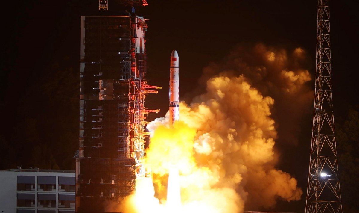 Kinija pirmadienį paleido palydovą