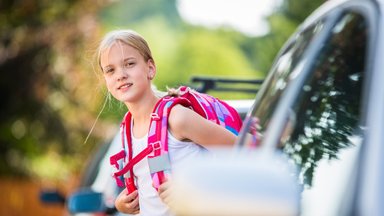 Vairavimas prie mokyklos: ką turi žinoti eismo dalyviai, kad išvengtų kraupios nelaimės?
