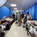 Didžiausia Gazos ligoninė „nebeveikia“, dėl mūšių ten įstrigo tūkstančiai žmonių