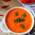 Puikus receptas sriubų mėgėjams: keptų pomidorų ir paprikų sriuba