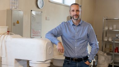 Dviejų panevėžiečių draugystė virto jau dešimtmetį skaičiuojančiu verslu – kepa duoną, puošia ją lazeriu ir išsiunčia paštomatu