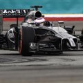 J. Buttonas: „Mercedes“ ekipa bus nepavejama dar kelis mėnesius
