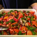 Tinginių džiaugsmas: orkaitėje keptas naminis pomidorų padažas, nereikia nulupti net odelių