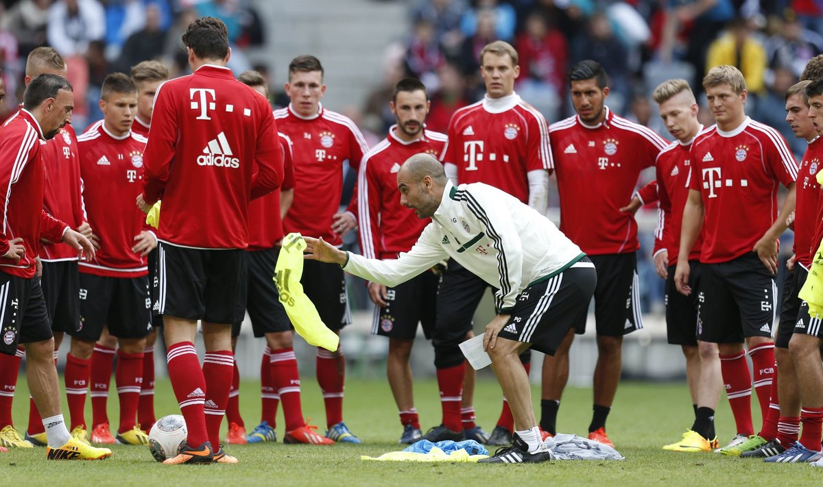Josepas Guardiola "Bayern" klubo treniruotėje 