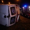 Kaune per avariją sudaužytas medikų automobilis, kaltininkas pabėgo