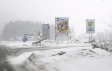 Reklama pakelėse: kaimyninės Lenkijos keliuose gausu reklamos