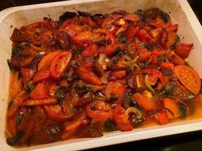 Orkaitėje keptas pomidorų padažas