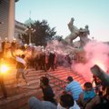 Belgrade protestai prieš kovos su koronavirusu priemones vėl virto susirėmimais