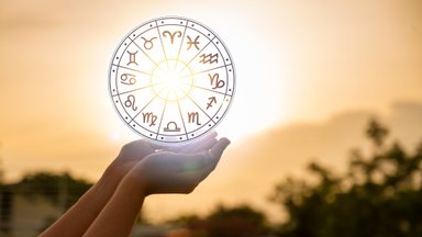 Astropsichologės Samanthos Zachh horoskopas šeštadieniui, spalio 15 d.: būtina komunikacija