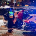 Vilniuje automobilis rėžėsi į stulpą, vairuotojas, įtariama, apsvaigęs