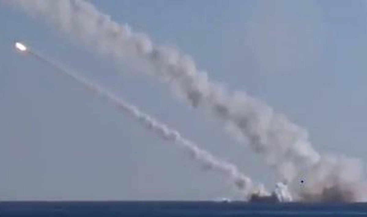 Rusija į Siriją paleido raketas iš povandeninio laivo