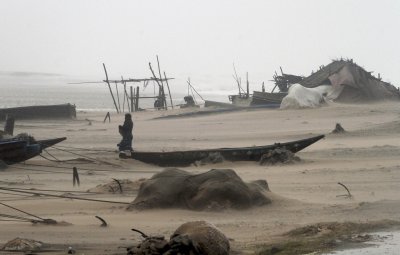 Ciklonas „Titli“ talžo Rytų Indiją
