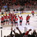 NHL čempionato lyderių dvikovoje triumfavo Čikagos ledo ritulininkai