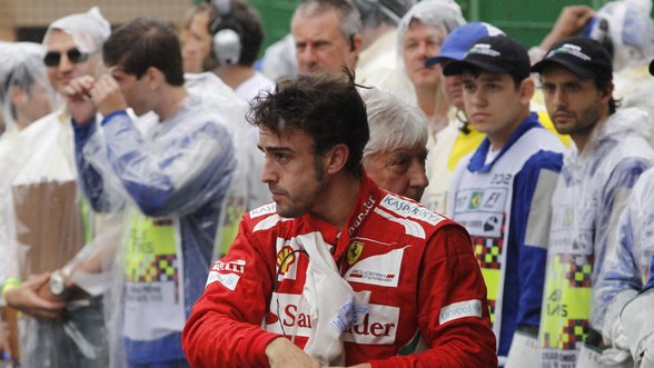 B.Ecclestone'as: būtų gerai, jei šiemet laimėtų „Ferrari“ ir F.Alonso