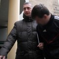 Mergaitės išprievartavimu įtariamas jaunuolis atvežtas į Kauno teismą