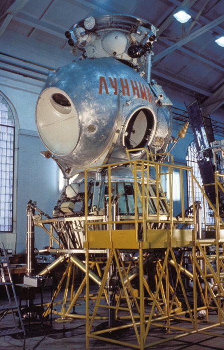 Rusų kosminis aparatas "Lunik"