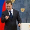 Медведев вошел в топ-20 "самых невлиятельных россиян"