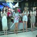 „Victoria‘s Secret“ angelai Šanchajuje atidarė didžiulę parduotuvę