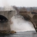 Панемунский мост в Каунасе взорвали, а на новый денег нет