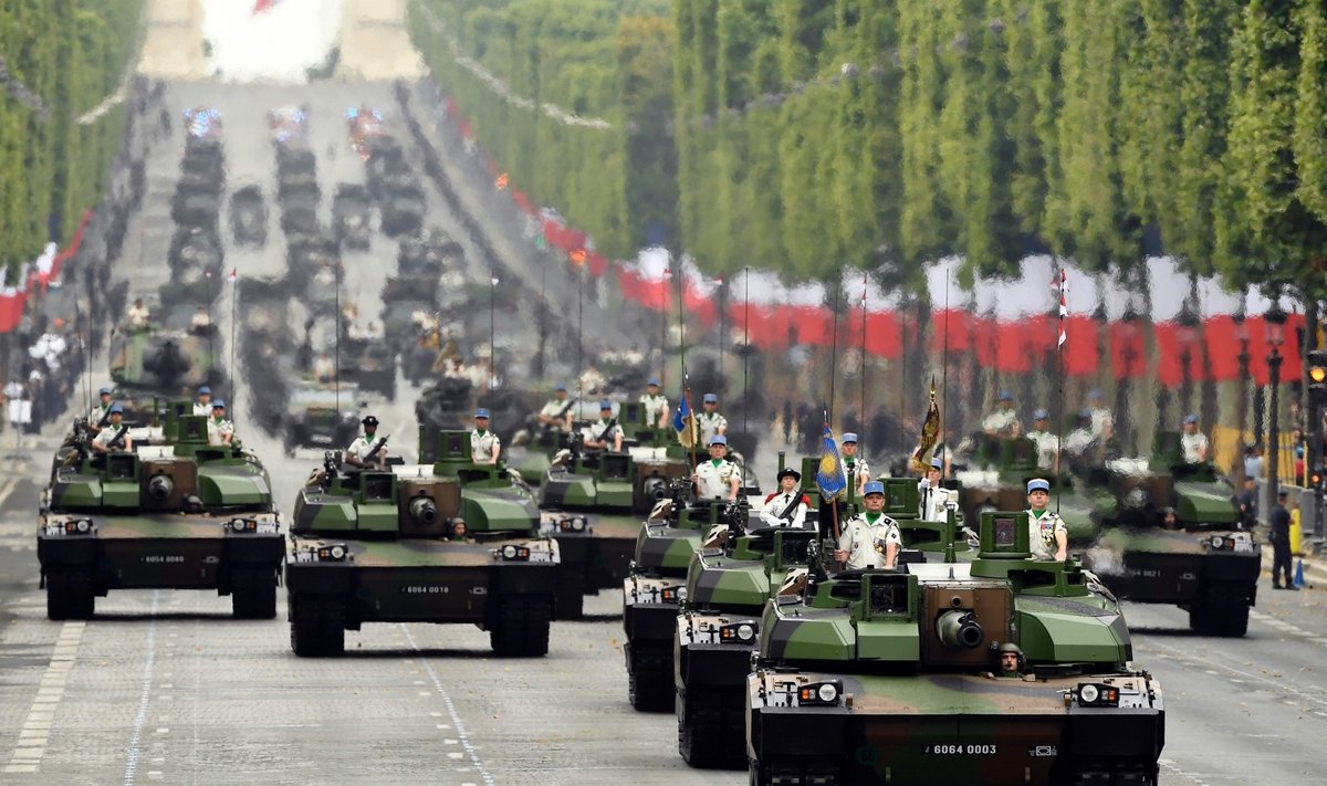 Prancūzų tankai Bastilijos dienos parade