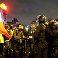 Prancūzijoje auga įtampa: į protestus žengia dar daugiau žmonių